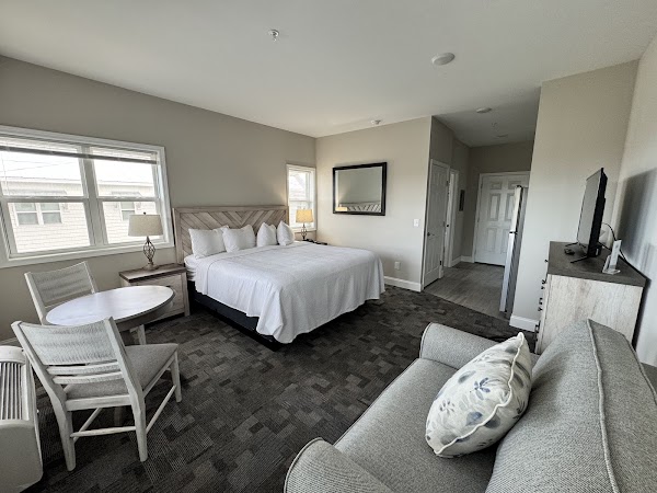 River Hotel of Southport interior